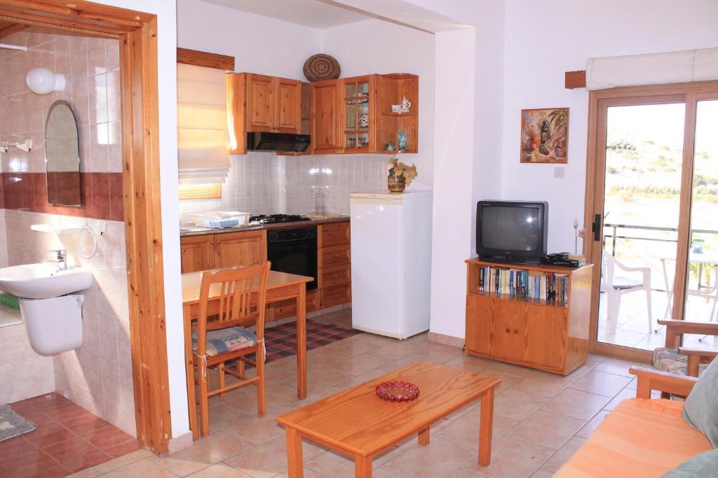 Ampelokipi Holiday Apartments Писури Стая снимка